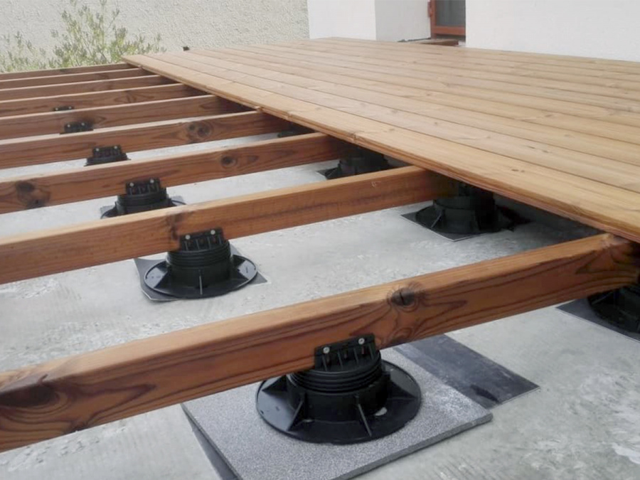 Kvalitné podlahy si vyžadujú presný postup ukladania