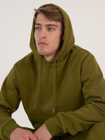 Ukryť sa pod kapucňu je fajn